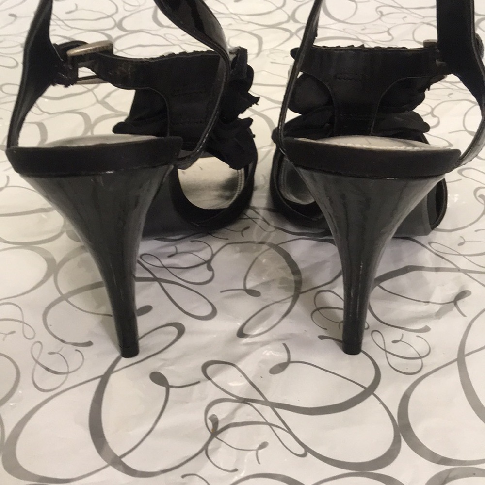 Kelly & Katie | T-strap Ruffle Heels - Picture 3 of 4
